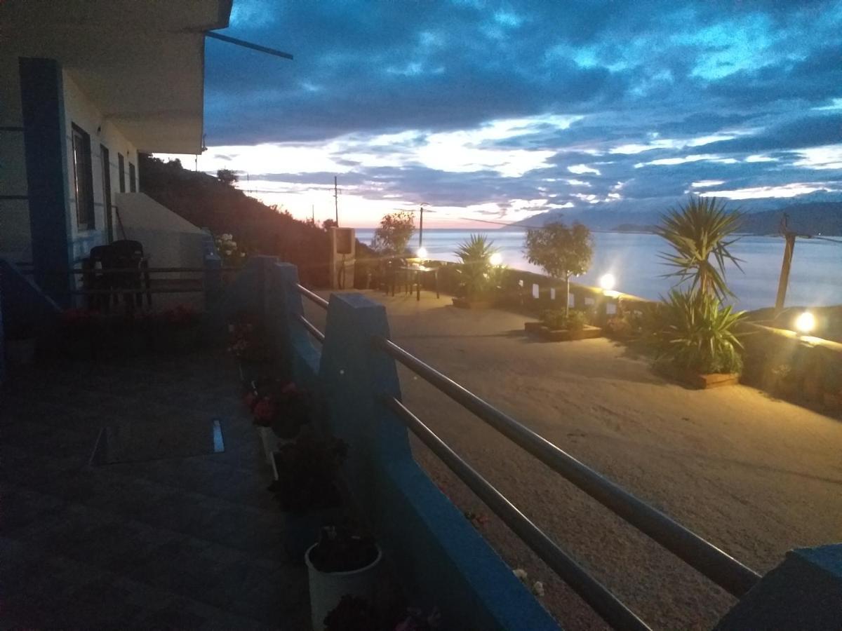 Grand Seaview Apartments Εξαμίλιο Εξωτερικό φωτογραφία